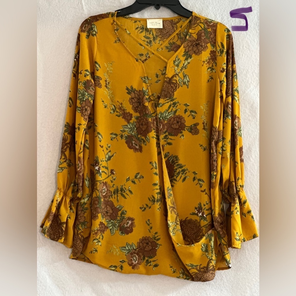 LADIES HARVEST GOLD COLORED TOP WITH BURGUNDY & GREEN FLOWERS